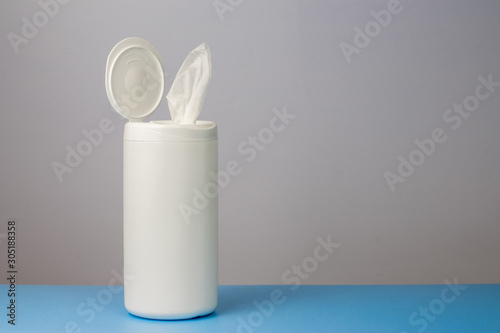 Fotografie Plastic container with cleaning wipes