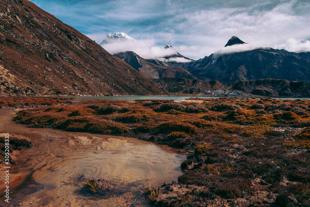 Fototapeta premium Himalayan mountains. Gokyo lake