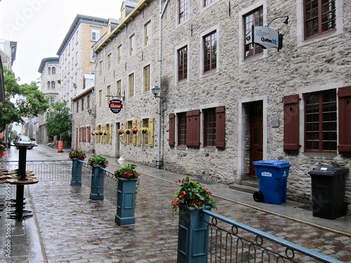 Calle de Quebec después de la lluvia photo