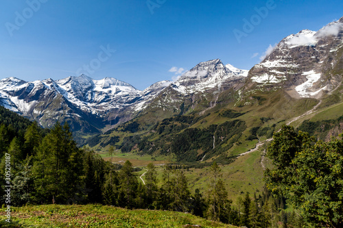 Alpenlandschaft Österreichs © rkbox
