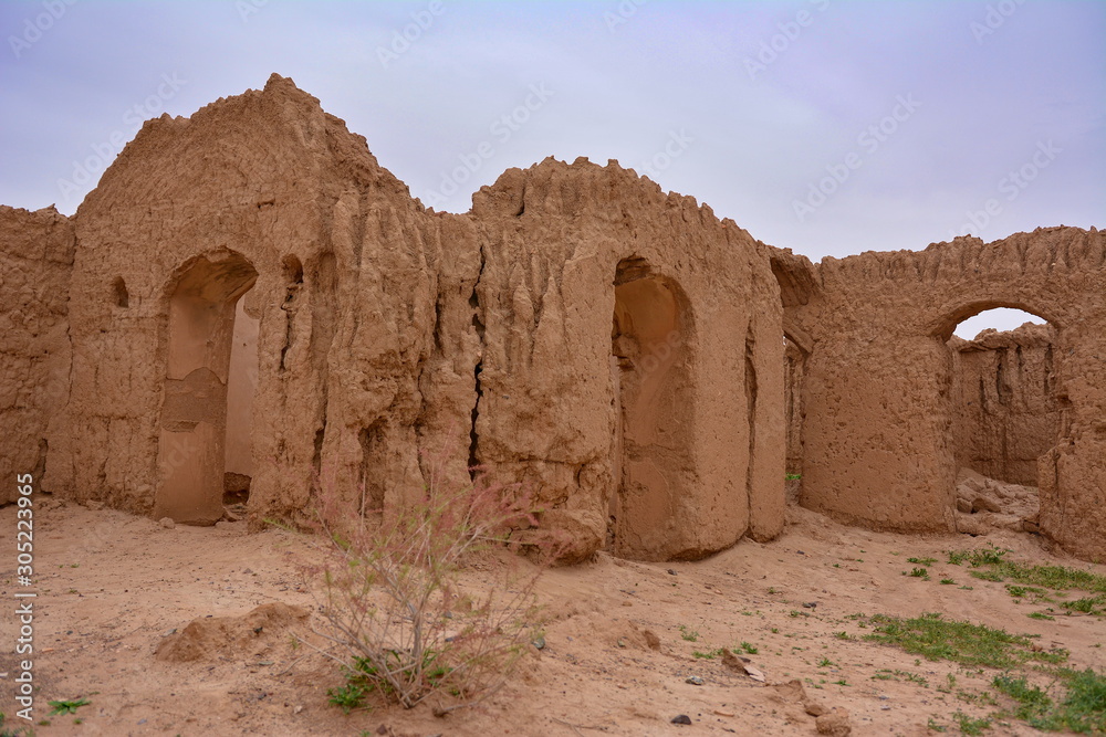 The crumbling, perished desert village Omrani (9), Iran, April 2019