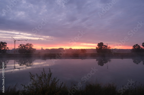 Kanal im Morgengrauen photo