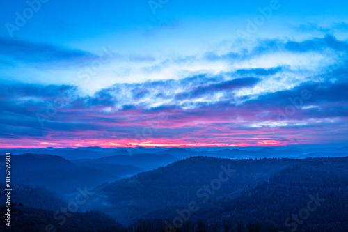 kurz vor sonnenaufgang im pfälzer wald photo