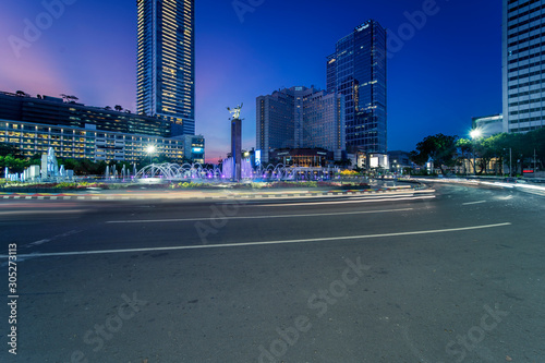 Photos Patung Selamat Datang with Bundaran Hotel Indonesia Jakarta