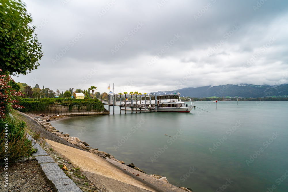 Obraz premium Ausflugsschiff am Bodensee