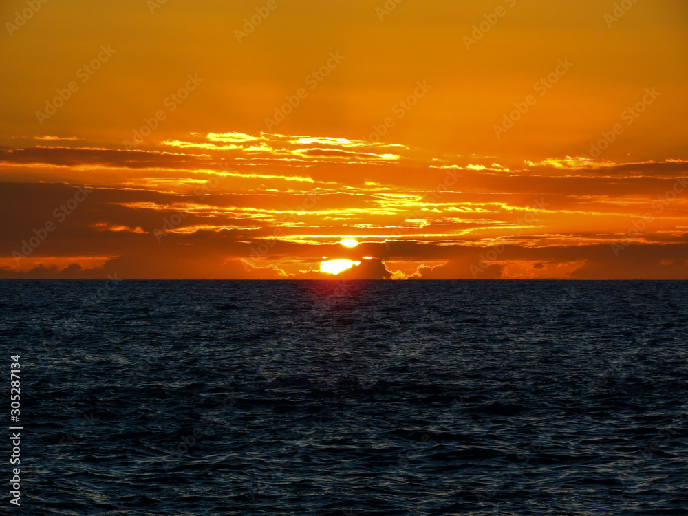 Obraz premium Perfect orange sunset