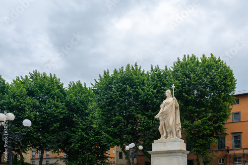 Napoleon square and statue of Marie Louise of Bourbon in Lucca © Michael Mulkens