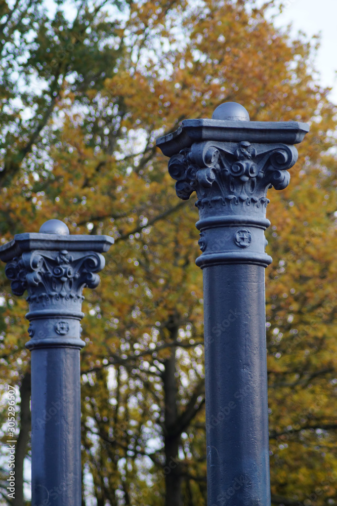 2 Säulen im MüGa-Park in Mülheim an der Ruhr