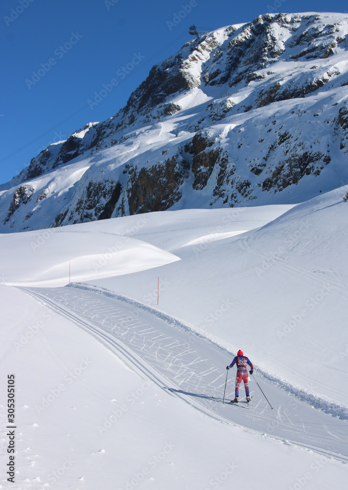 paysage de l'alpes d'huez en hiver, vacances au ski