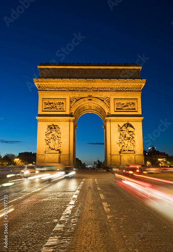 Grande Arche, Paris © Michaela Begsteiger