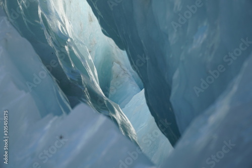 Φωτογραφία inside a crevasse at franz josef