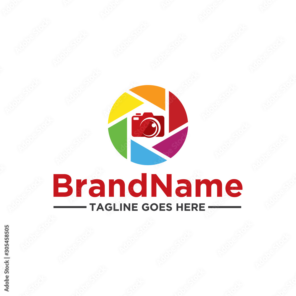 Camera logo icon vector. Simple design on white background. Camera logo icon vector. Simple design on white background.