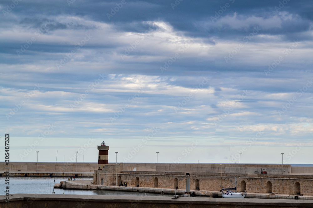 Porto del mediterraneo Italia con le barche