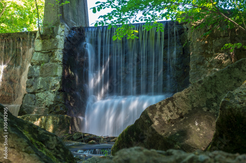 Obraz na płótnie Waterfall near Vigelandsparken in Oslo, Norway w salonie