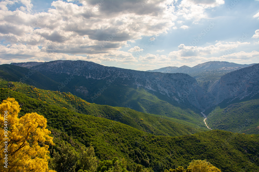 Naklejka premium view down to mouintains and river