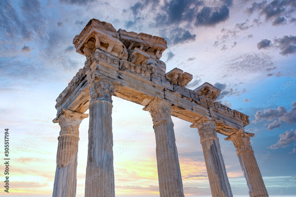 Fototapeta Świątynia Apolla, ruiny Apolla lub Świątynia Apollona w Side Town, Antalya, Turcja