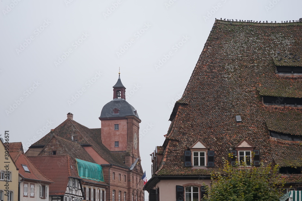 Die Altstadt von Wissembourg mit Salzhaus und Rathaus Die Altstadt von Wissembourg mit Salzhaus und Rathaus