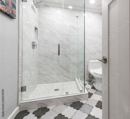Grey and White Marble Bathroom with Moroccan Arabesque Tile Flooring