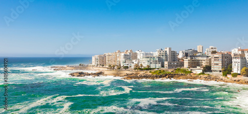 Fototapeta Naklejka Na Ścianę i Meble -  view of Bantry Bay and  apartments in Cape Town South Africa