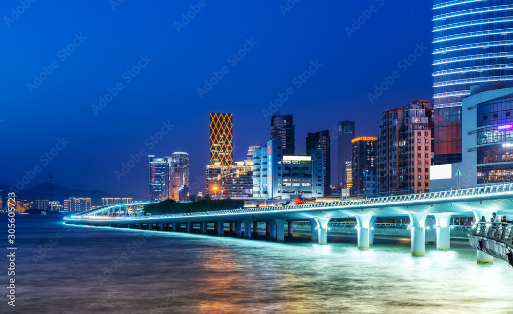 Fototapeta premium Xiamen coastline building landscape night view