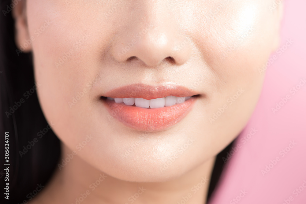 Obraz premium The close up shot of woman lips