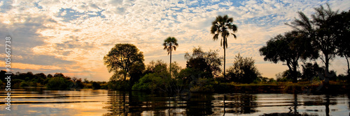 Tableau sur toile Panorama of the Zambeze river at sunset, Zambia