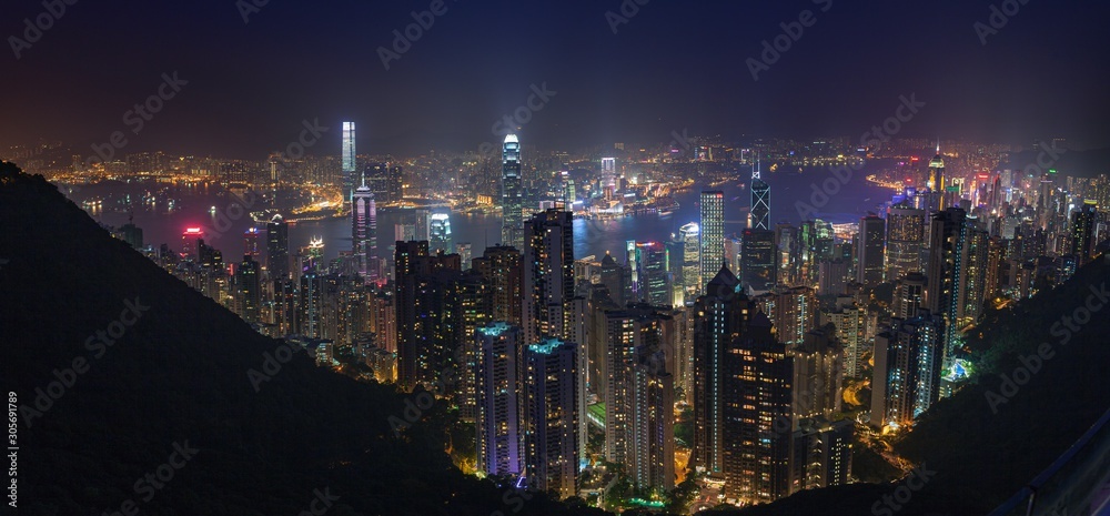 Obraz premium 中華人民共和国・香港 ヴィクトリアピークの夜景 パノラマ