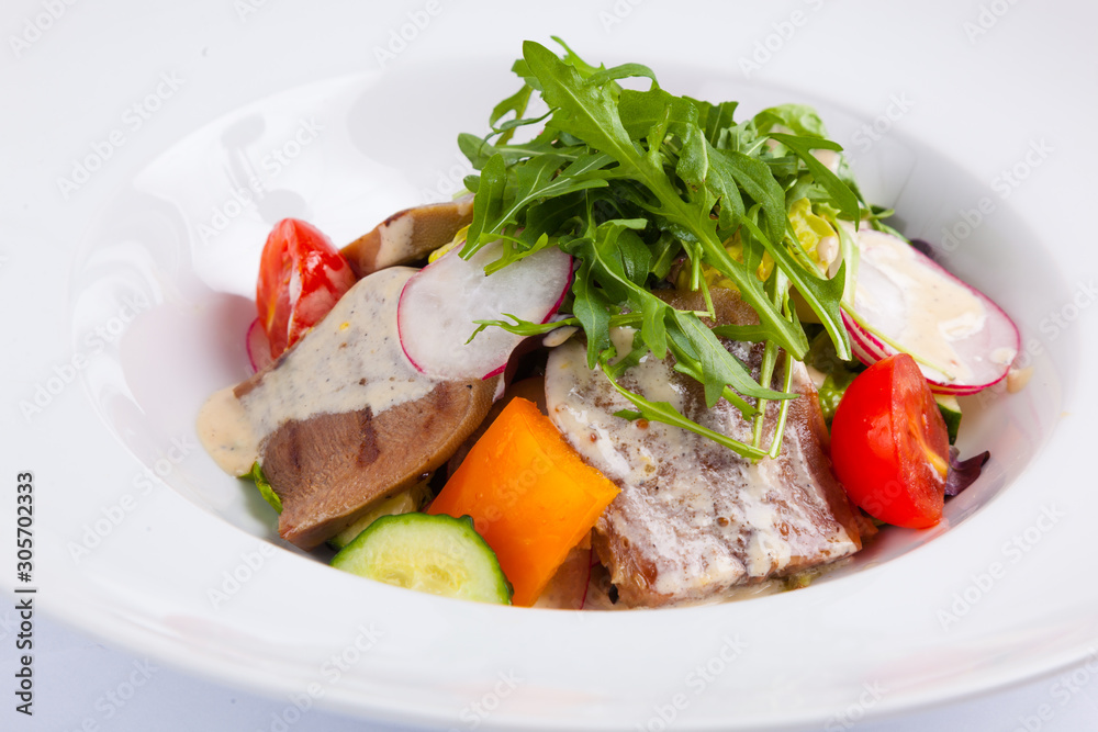 beef salad with greens and vegetables beef salad with greens and vegetables