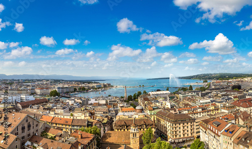 Panoramic view of Geneva © Sergii Figurnyi