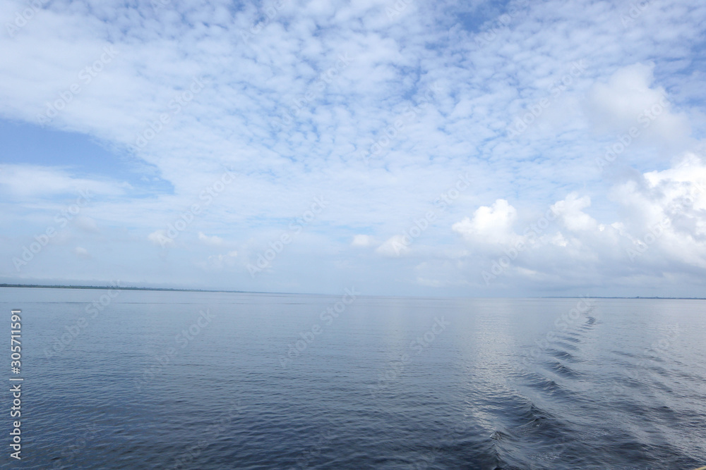 Obraz premium clouds over the sea