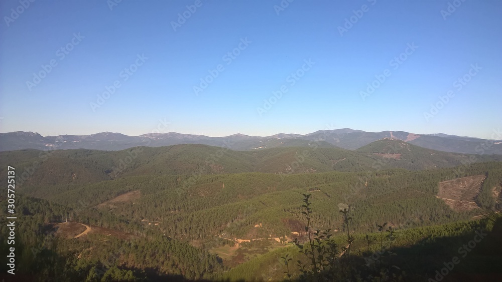 Fototapeta premium Mountain Range in the Morning from side of the Road.