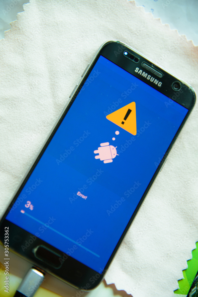 Bangkok , Thailand - 26 Nov, 2019 : android phone error in startup recovery  mode / galaxy s7 start up error Stock-Foto | Adobe Stock