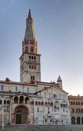 Modena, Ghirlandina tower, cathedral and piazza grande square, Emilia Romagna, Italy