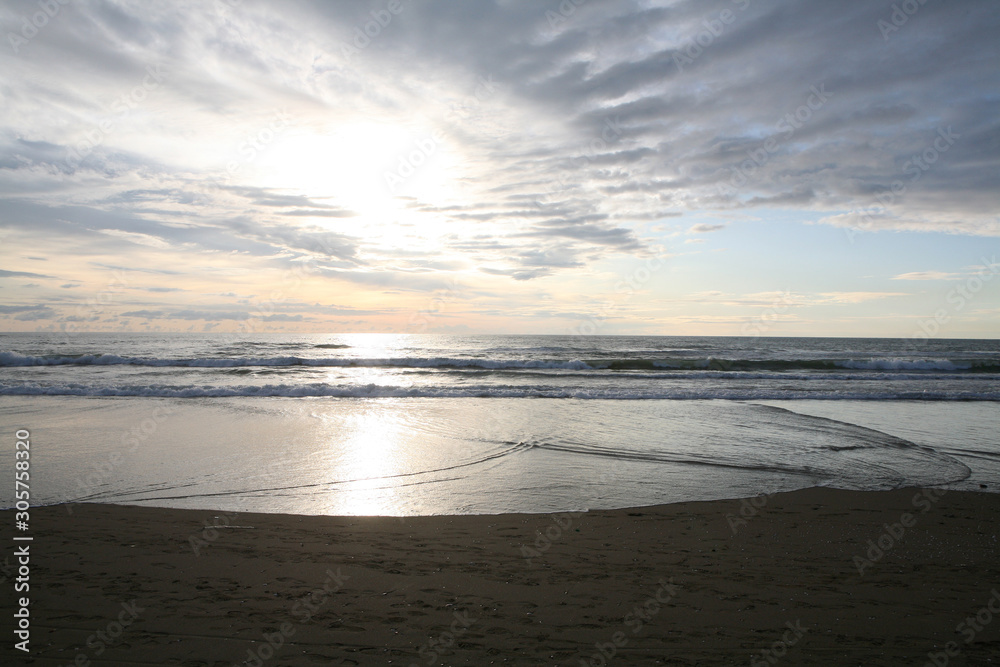 Cloudy sunset at the beach 