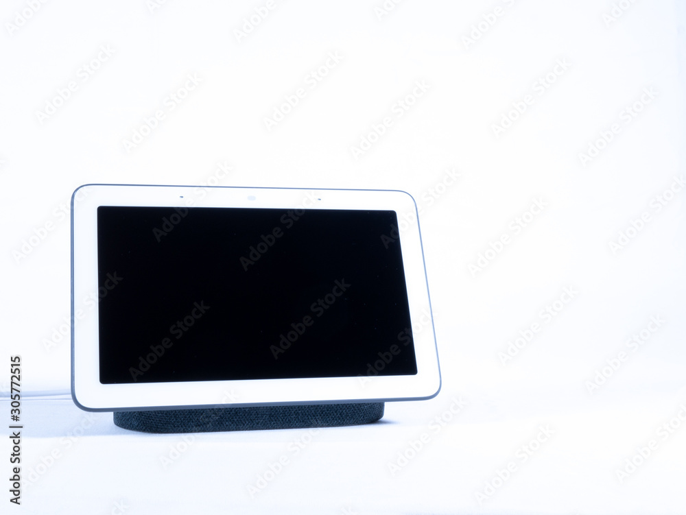 Touch screen smart home voice assistant speaker with blank screen Touch screen smart home voice assistant speaker with blank screen