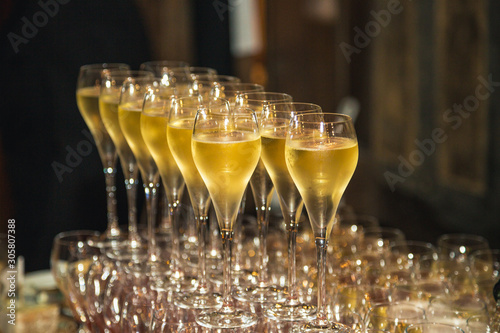 Verres de champagne à une réception