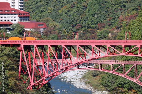 黒部渓谷赤い鉄橋