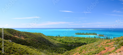 paysage de l'ile des pins et lagon photo