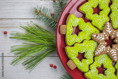 Gingerbread cookies on the red plate