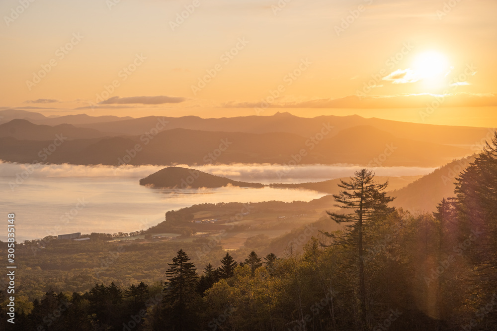 Obraz premium 北海道、津別峠からの早朝の風景。