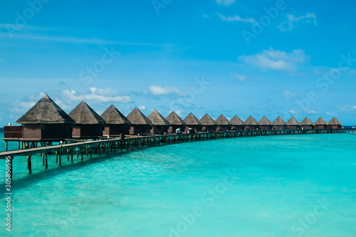 Piękny tropikalny kurort na Malediwach i wyspa