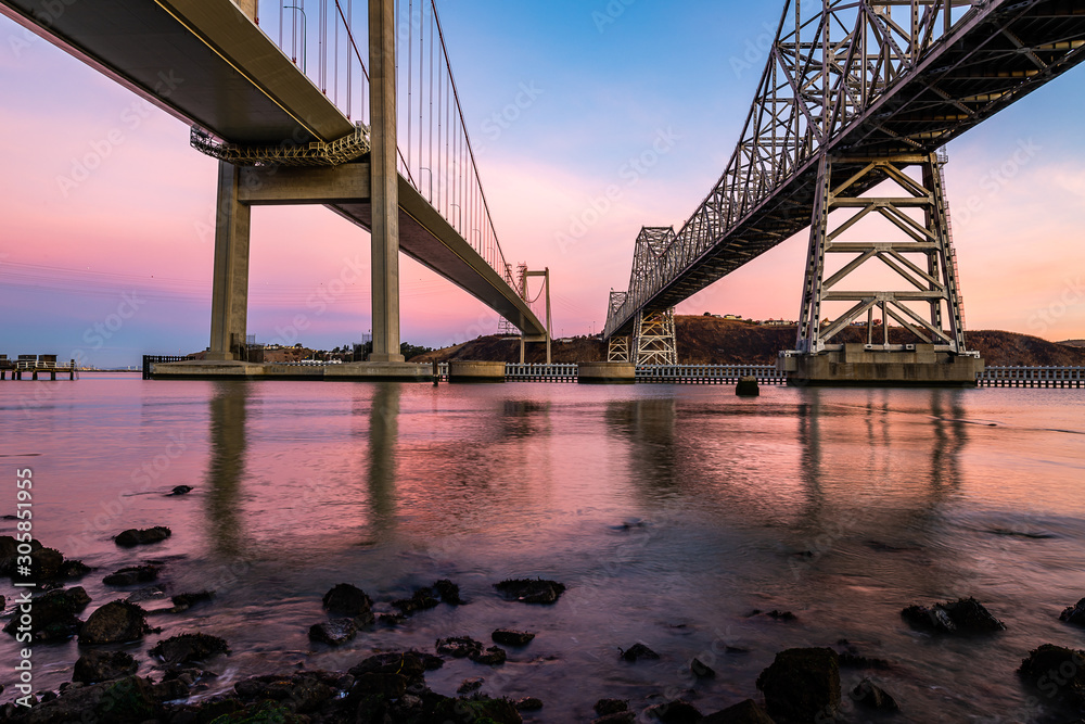 Fototapeta premium Carquinez Bridge at Dawn