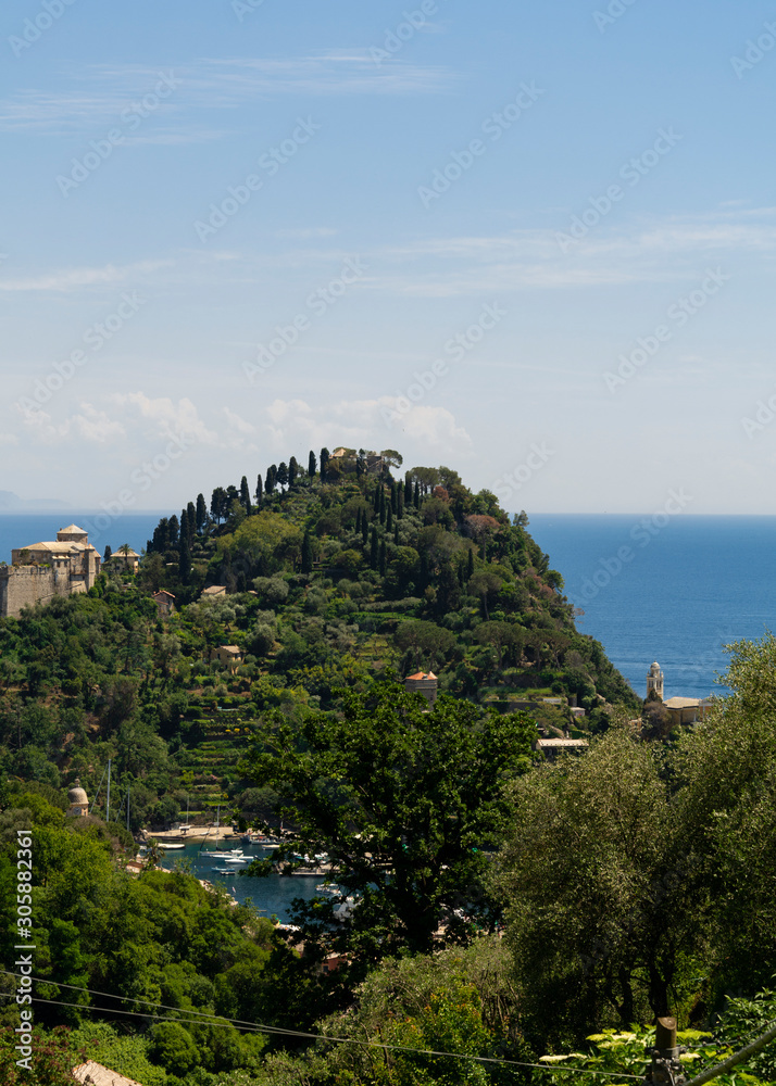 Vista di Portofino dal sentiero che lo collega con San Fruttuoso.
