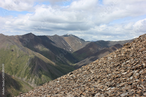 The surroundings of the village of Mugur-Aksy.