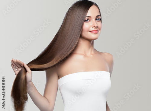 Obraz na płótnie Long smooth hair woman healthy hairstyle shine brunette female