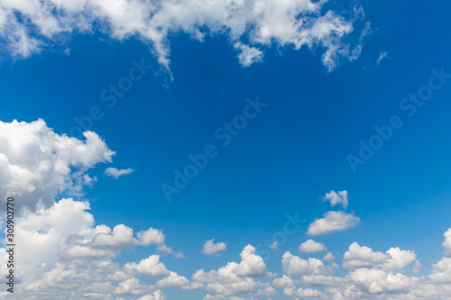 blue sky and clouds © Sai