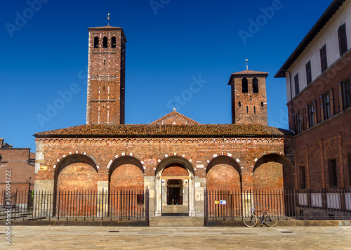 Basilica de Sant'Ambrogio, Milan photo