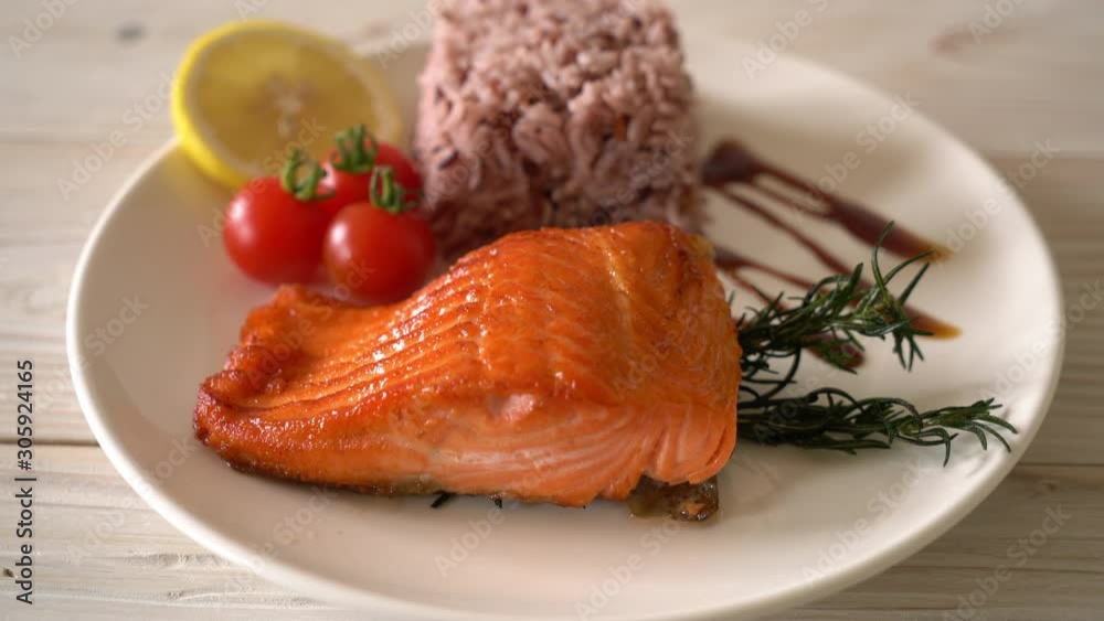 Salmon Steak with Berry Rice Salmon Steak with Berry Rice