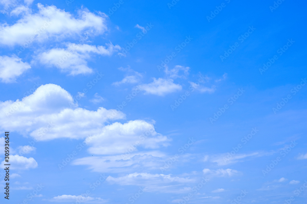 Obraz premium Blue sky and clouds