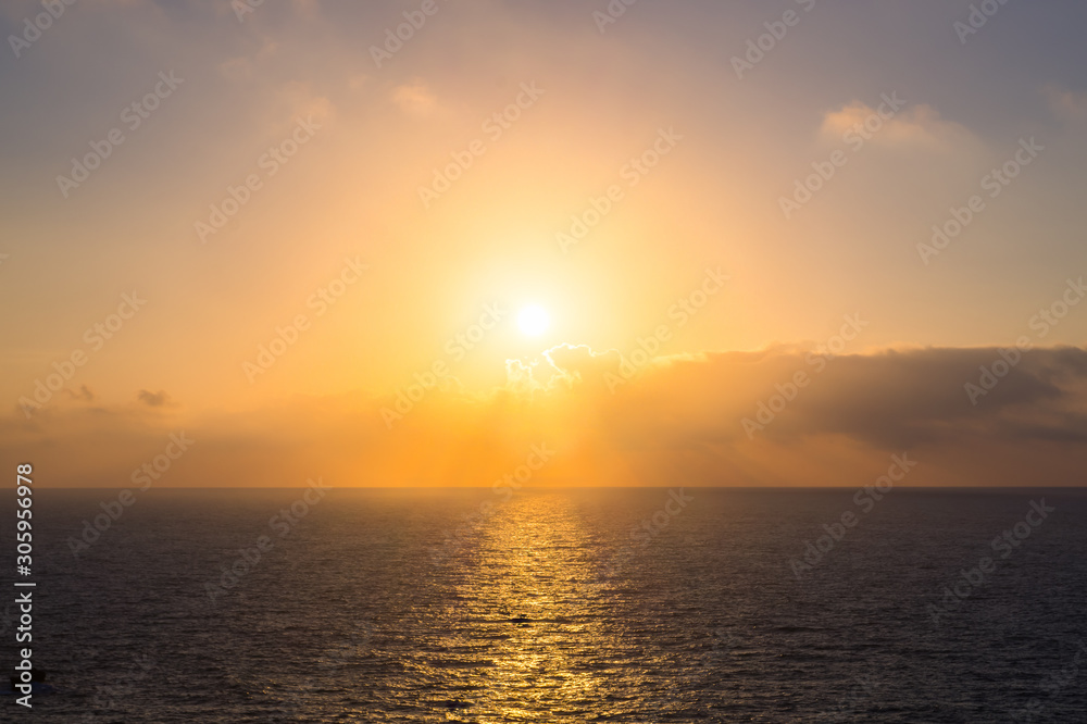 Fototapeta premium Atardecer en costa Quebrada, Liencres, Cantabria